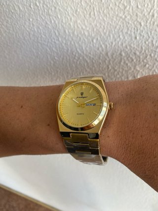 Reloj Poedagar Dorado