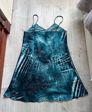 Lote 2 camisones satén floral y estampado