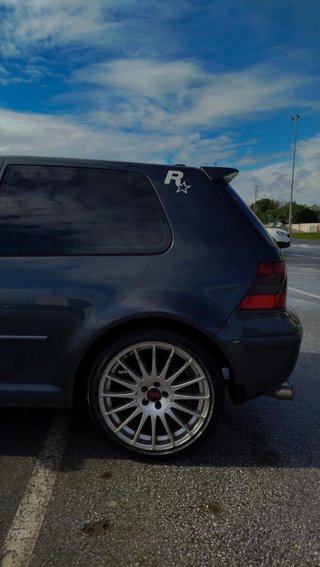 Volkswagen Golf 1.8T