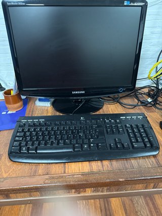 Ordenador Acer con Monitor Samsung
