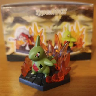 Diorama Larvitar