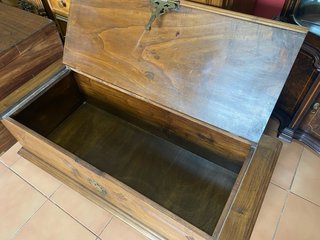 2 baúles de madera antiguos