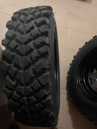 Llantas Suzuki samurai con neumaticos insaturbo