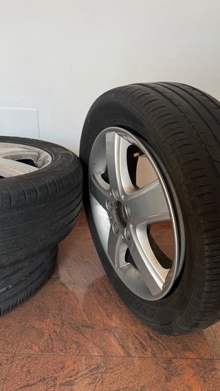 Llantas con neumáticos