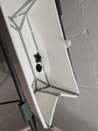 Bañera Stokke con patas. Regalo adaptador.