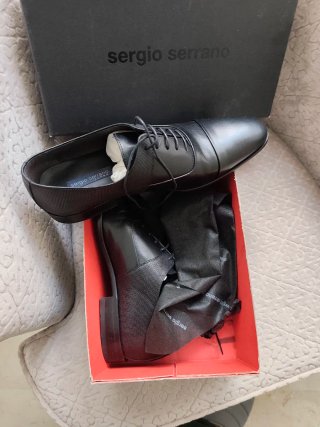 Zapatos de vestir negros talla 44. Piel.