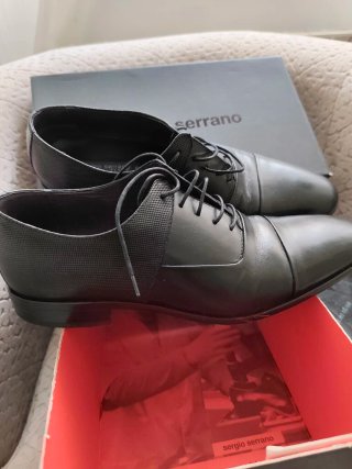 Zapatos de vestir negros talla 44. Piel.