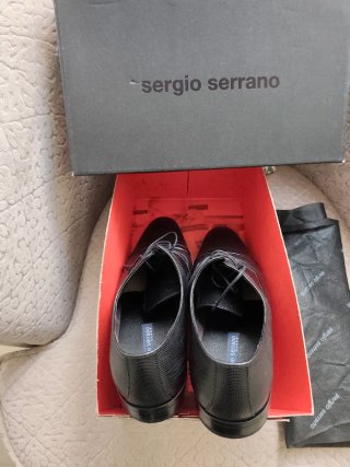 Zapatos de vestir negros talla 44. Piel.