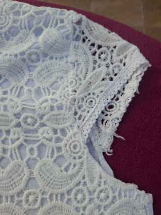 Camiseta Talla M/L encaje blanco.  Medidas en desc