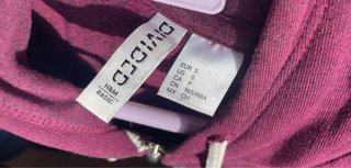 Sudadera con capucha morada