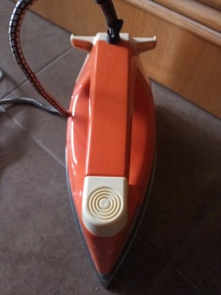 Plancha de ropa Magefesa vapor
