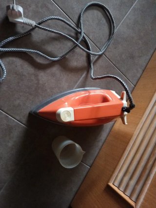 Plancha de ropa Magefesa vapor