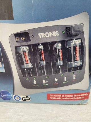 Caricabatterie universale per batterie