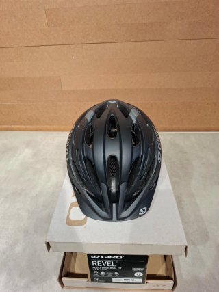 Casco Giro Revel Negro Adulto Universal