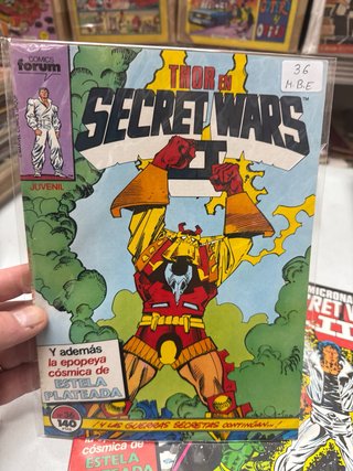 Lote 10 cómics Secret Wars II Forum