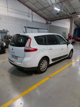 Renault Grand Scenic 2012