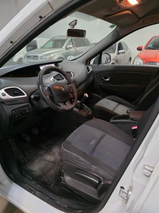 Renault Grand Scenic 2012