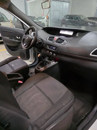 Renault Grand Scenic 2012