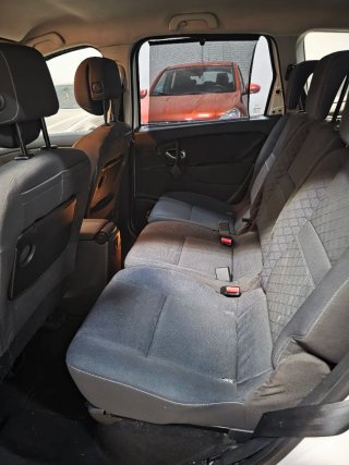 Renault Grand Scenic 2012