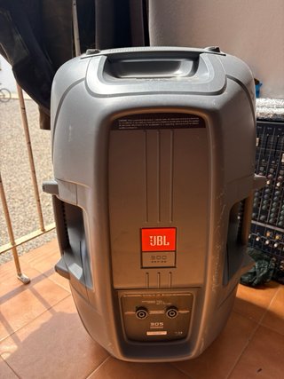 Altavoces JBL EON grandes