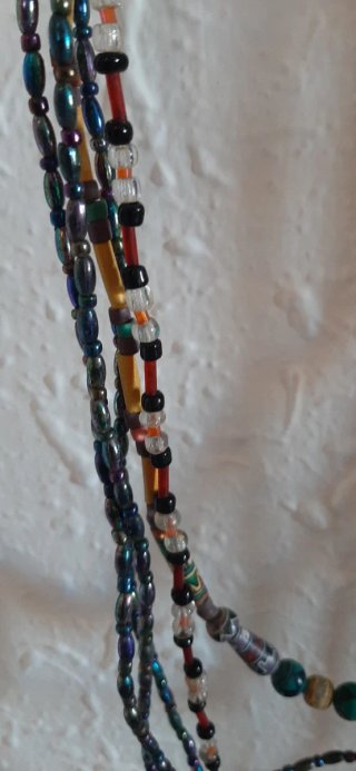 Collar de cuentas multicolor