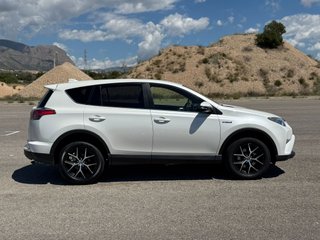 Toyota RAV4 2017 HYBRID