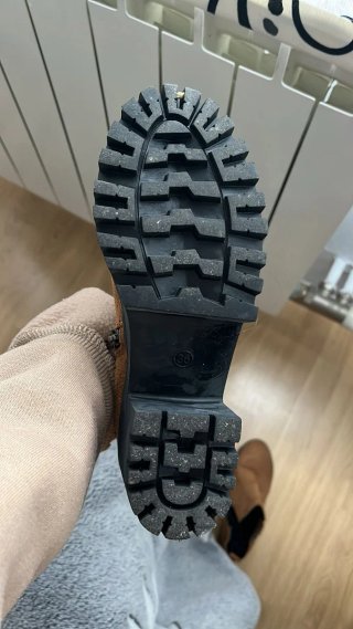 Botas de ante marrones con plataforma