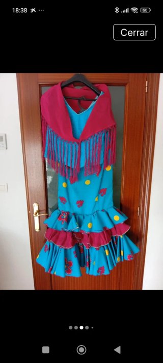 Traje de flamenca azul y rosa