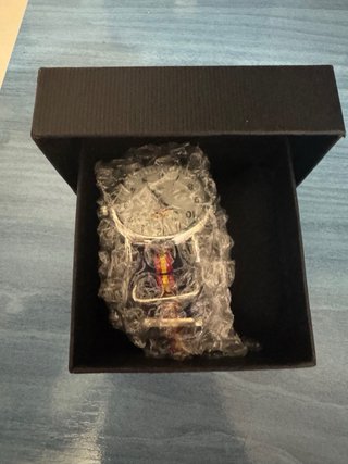 Reloj de pulsera con correa de bandera