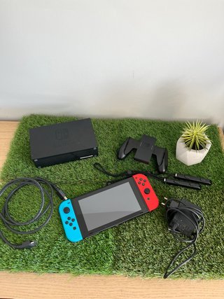 ¡COMO NUEVA! Nintendo Switch V2