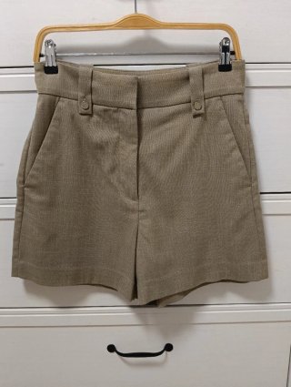 Bermuda H&M Talla 38 Verde Oliva