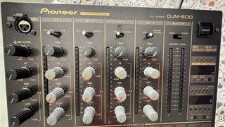Mesa DJ Pioneer DJM-600