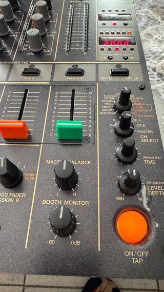 Mesa DJ Pioneer DJM-600