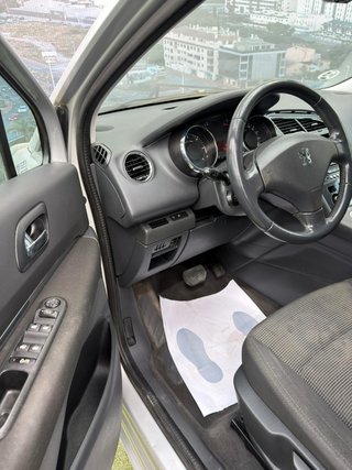 Peugeot 5008 Premium 1.6 HDI 110 FAP CMP