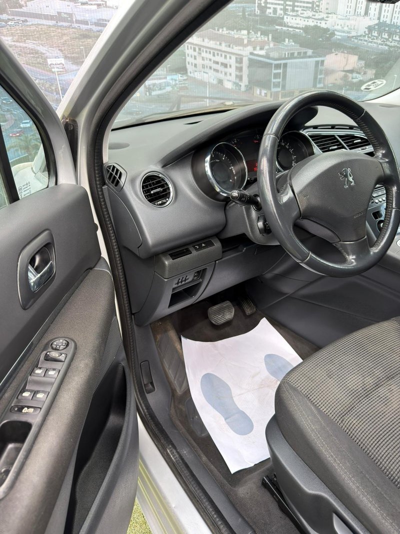 Peugeot 5008 1.6 HDI Premium CMP 2010, foto 8