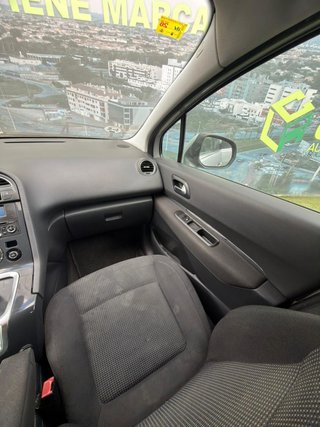 Peugeot 5008 Premium 1.6 HDI 110 FAP CMP