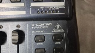 Mesa de mezclas Controlador Behringer BCF2000 Fade