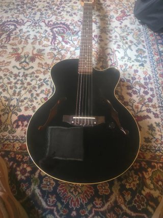 Guitarra Yamaha AEX500N Negra