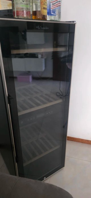 Nevera de vinos con temperatura dual