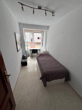 Se alquila habitación