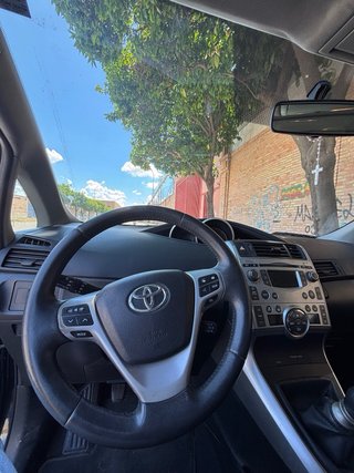 Toyota Verso 2011