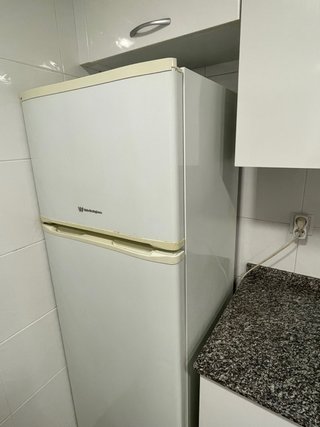 Nevera White-Westinghouse Blanca