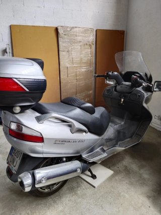 Suzuki Burgman 650 Plata