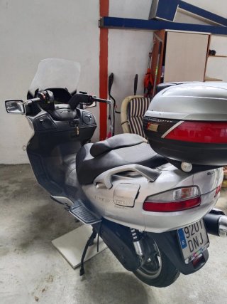 Suzuki Burgman 650 Plata