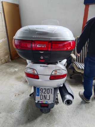 Suzuki Burgman 650 Plata