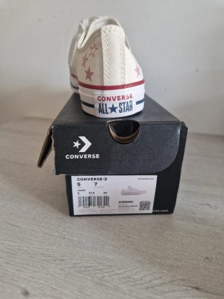Converse Blancas con Estrellas Rosas Talla 37.5