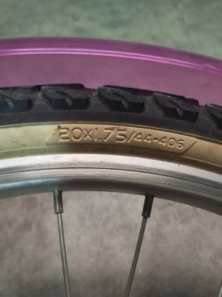 Bicicleta niña rosa con cesta