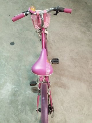 Bicicleta niña rosa con cesta