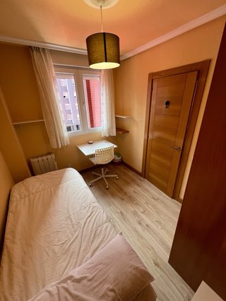Se alquila habitación