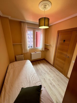 Se alquila habitación